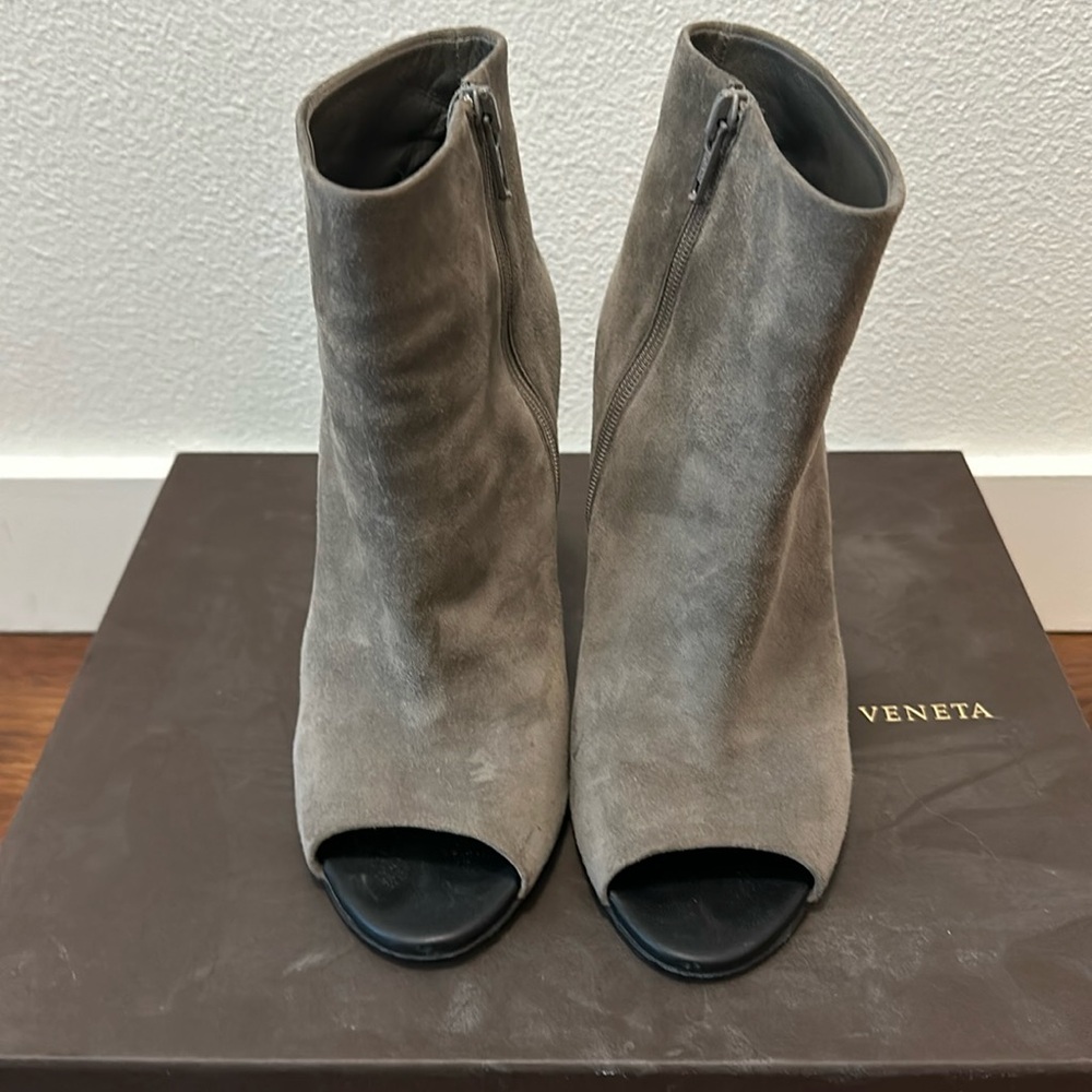 Bottega Veneta Heals